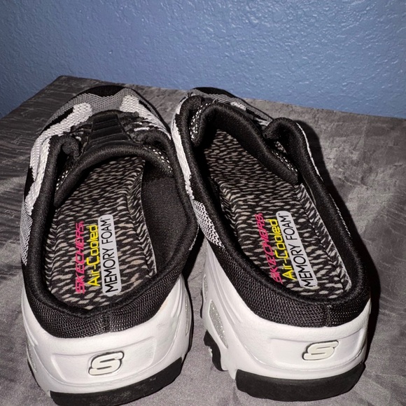 Skechers Black and White Memory Foam Sneakers woman size 9 - Picture 3 of 5
